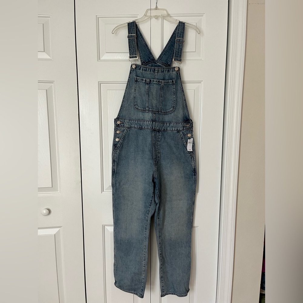 GAP light wash slouchy denim overalls NWT size Medium